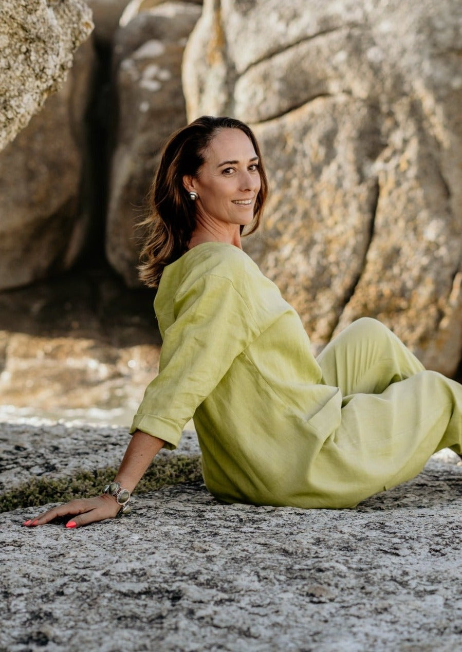 Pure linen jumpsuit in green